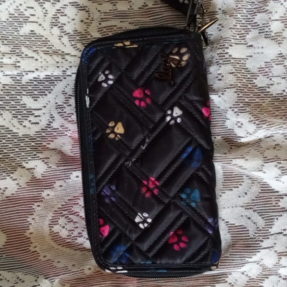 Lug Wristlet with paw prints